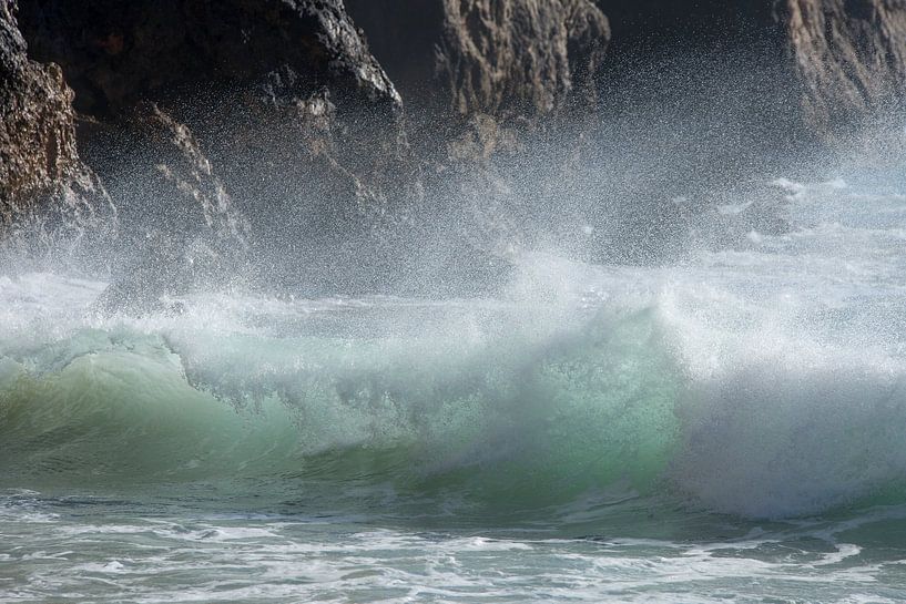 Beautiful wave by Barbara Brolsma