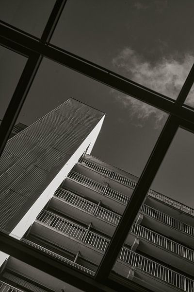 Apartment building Zoetermeer by André Bouterse