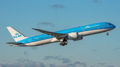 Take-off KLM Boeing 787-9 Dreamliner. by Jaap van den Berg