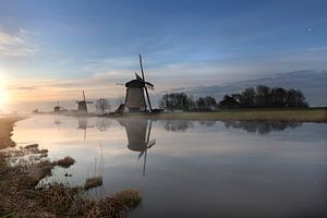 The canal to the sunrise sur Costas Ganasos