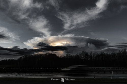 Apocalyptische Donderwolk boven Hengelo