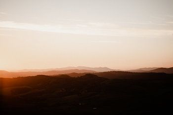 Sonnenuntergang über den Hügeln der Abruzzen