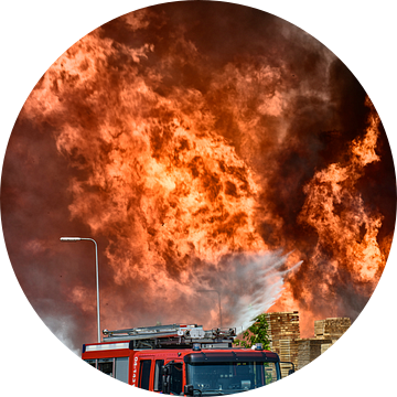 Brandweer bij een grote brand van Sjoerd van der Wal Fotografie