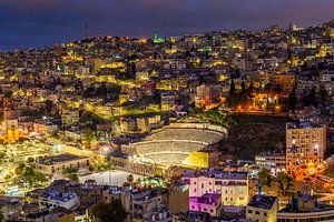 Römisches Theater und Skyline von Amman, Jordanien von Bert Beckers