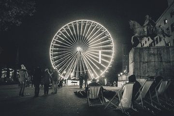 Roue de la fortune - La grande roue dans le centre ville de Essen sur Jakob Baranowski - Photography - Video - Photoshop