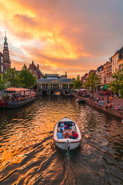 Leiden - Sunset at the Koornbrug with a boat (0056) by Reezyard