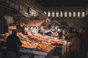 Naar de markt in Athene, Griekenland van Tes Kuilboer
