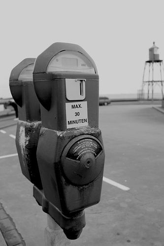vintage parking meter black and white