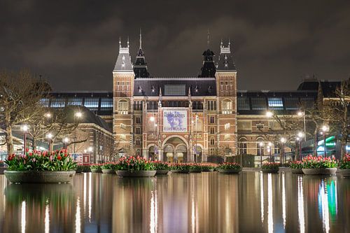 The Rijksmuseum at night