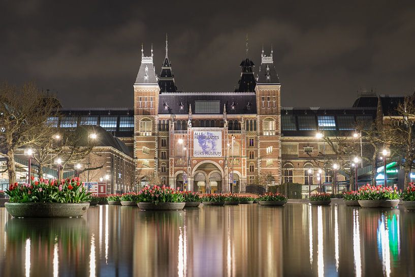 Das Rijksmuseum bei Nacht von Niels Maljaars