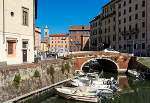 Boote im Kanal in der Altstadt von Livorno, Toskana Italien