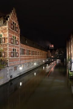 Sint-Niklaaskerk van gent met het lichtfestival