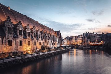 Groot Vleeshuis langs de Leie in Gent | Stadsfotografie van Daan Duvillier