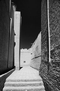 Historische straat in Khiva van Yvonne Smits