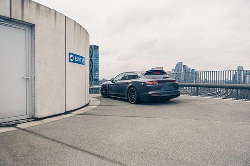 Porsche Panamera 4S in Amsterdam