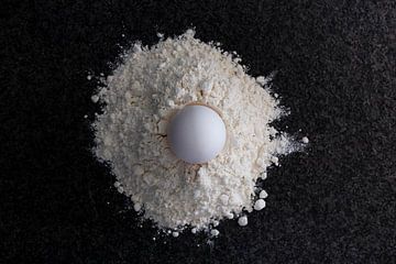 Eier in Mehl von Sander van Driel