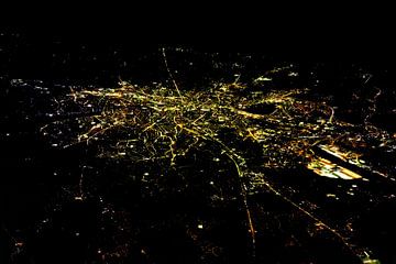 Luchtfoto van Brussel in de nacht van Anton de Zeeuw