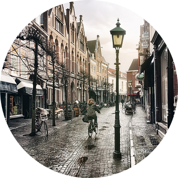 Haarlem: Warmoesstraat na de bui. van OK
