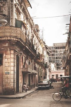 straat in Havana Cuba 4 van Emily Van Den Broucke