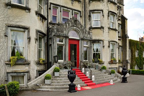 Ingang tot het Ballyseede Castle hotel