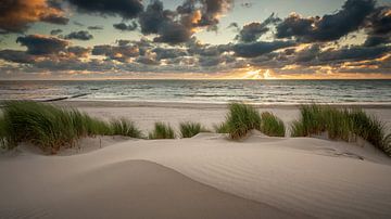 Coucher de soleil dans les dunes d'Ameland