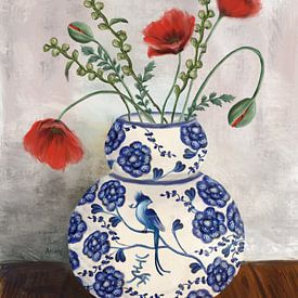 Bouquet de coquelicots et de roses trémières dans un vase Phoenix sur Anna van Balen