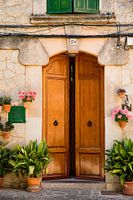 Oude deur in Valldemossa (Mallorca, Spanje)
