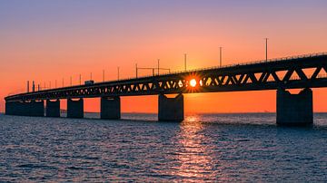 Coucher de soleil au pont de l'Oresund, Malmö, Suède
