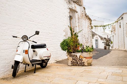 Italienischer Piaggio-Roller in Alberobello Italien