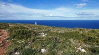 Blick auf den antiken Leuchtturm Torre del Gerro an der Küste bei Denia.