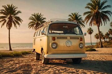 Vieux camping-car VW sur la plage sur Jan Bouma