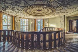 The circular staircase by Truus Nijland