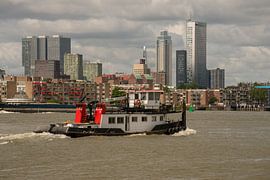 Push boat sails past Rotterdam skyline by scheepskijkerhavenfotografie