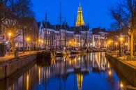 Blauwe uur met een uitzicht op de Der Aa-kerk in Groningen van Ardi Mulder thumbnail