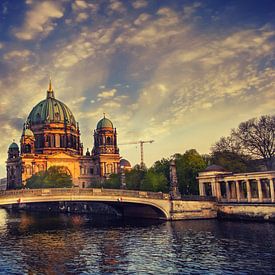 Berlin Dom at the River Spree sur Johan Strijckers