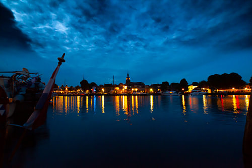 Der Hafen von Blokzijl bei Nacht