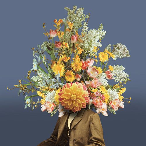 Zelfportret met bloemen (blauwe achtergrond)
