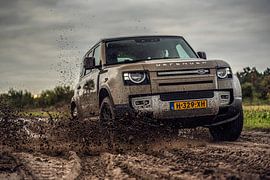 Land Rover Defender by Bas Fransen
