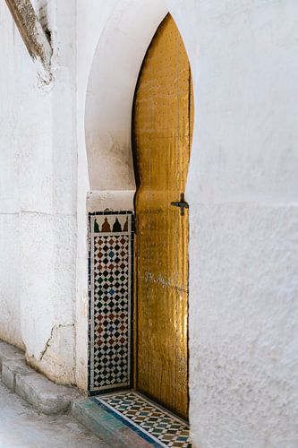 Golden door in Morocco | decorative architecture | travel photography