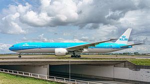 Rollende KLM Boeing 777-300 Passagiermaschine.