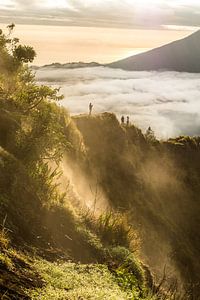 Zonsopkomst op vulkaan in Bali van W Machiels