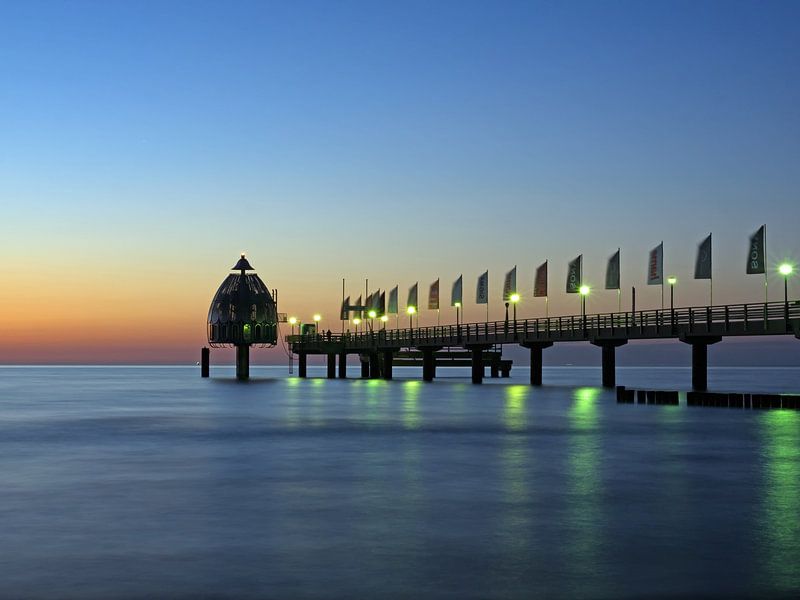 Pier en duikklok in Zingst van Katrin May