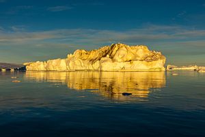 L'iceberg sous le soleil de minuit sur Chris Stenger