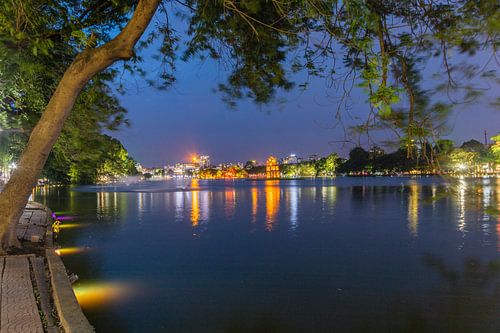 Meer in Hanoi, Vietnam sur Karin Riethoven