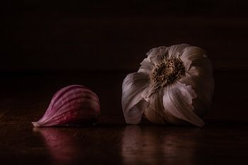  Stillleben mit Knoblauch
