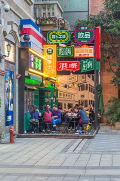 Sfeervol terrasje in Han street van didier de borle