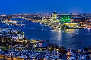 IJ Amsterdam bei Nacht