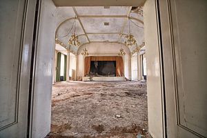 Salle de bal dorée