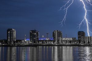 Feyenoord stadion met onweer 3 von John Ouwens