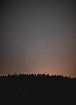Dromen - maan over de bergen
